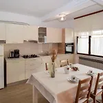 Mendikovic 11022 Daire Pula