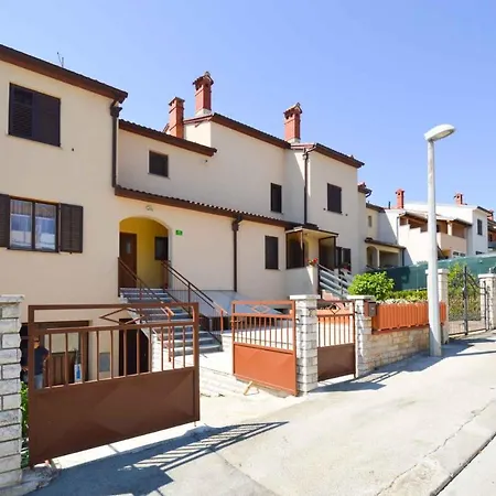 Apartment In Pula/istrien 11022