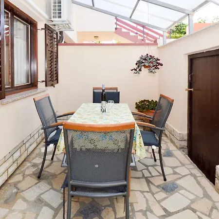 Lejlighed Apartments Mendikovic 11022 Pula