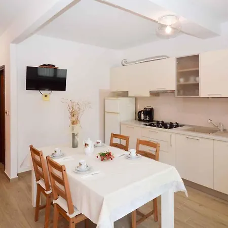 In Pula/istrien 11022 Apartment