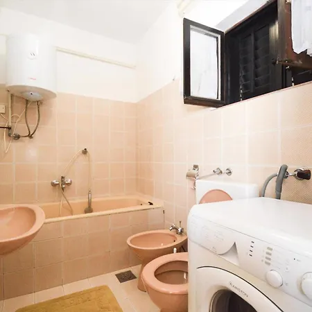 In Pula/istrien 11022 Apartment *