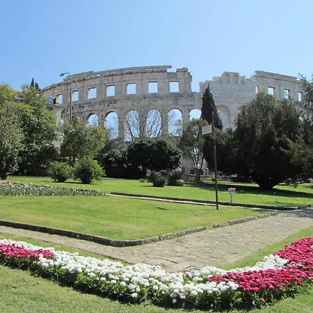 In Pula/istrien 11022 شقة