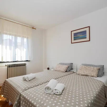Appartamento Mendikovic 11022 Pola