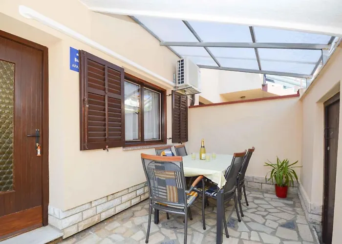 Apartments Mendikovic 11022 *