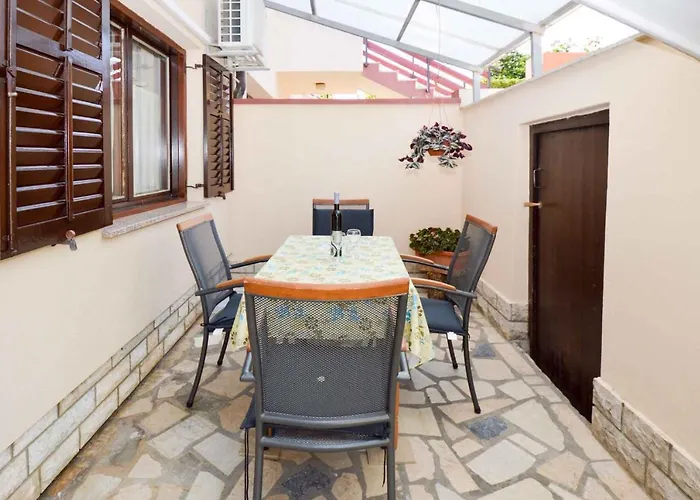 Apartman Mendikovic 11022 Pula