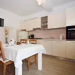 Mendikovic 11022 Apartment *