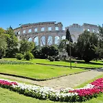 Apartment Mendikovic 11022 Pula