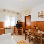 Apartment Mendikovic 11022